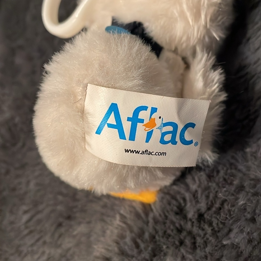 Aflac Plush Duck Toy - says Aflac when pressed - Picture 3 of 4
